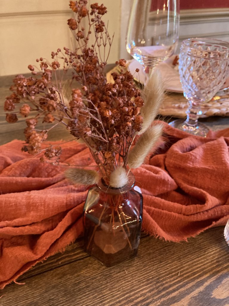 Ambiance et décoration de mariage aux tons terracotta